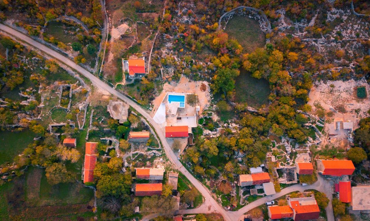 Villa Dvori Stipanovi With Heated Pool And Jacuzzi Donje Rascane Exterior foto