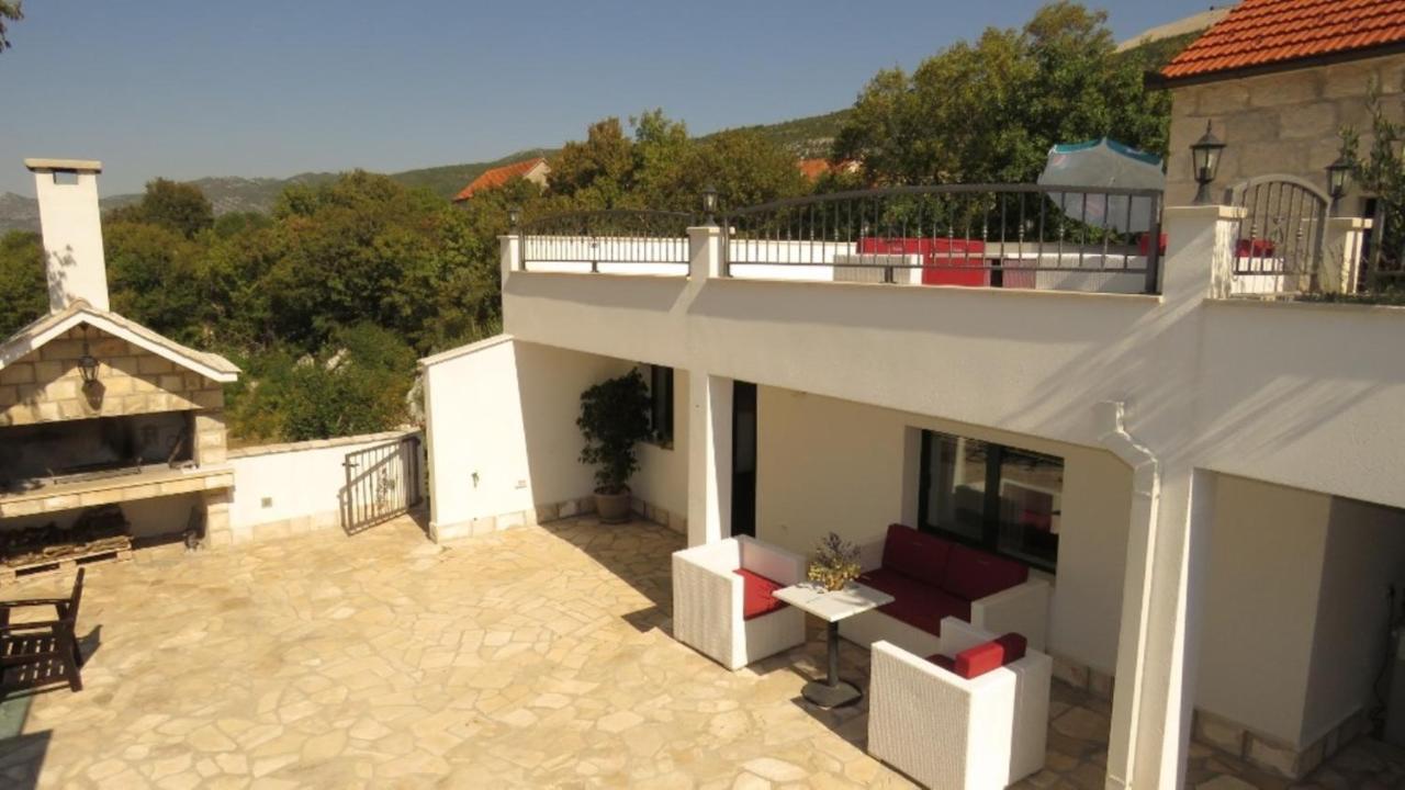 Villa Dvori Stipanovi With Heated Pool And Jacuzzi Donje Rascane Exterior foto