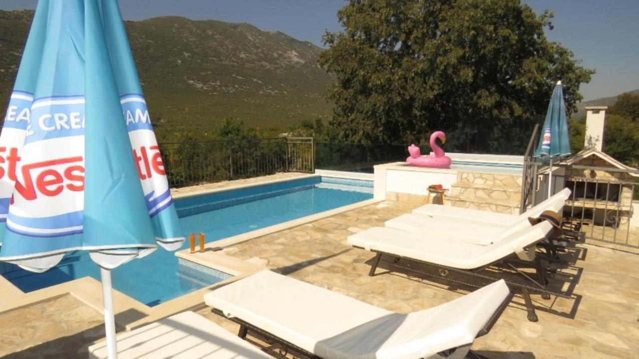 Villa Dvori Stipanovi With Heated Pool And Jacuzzi Donje Rascane Exterior foto