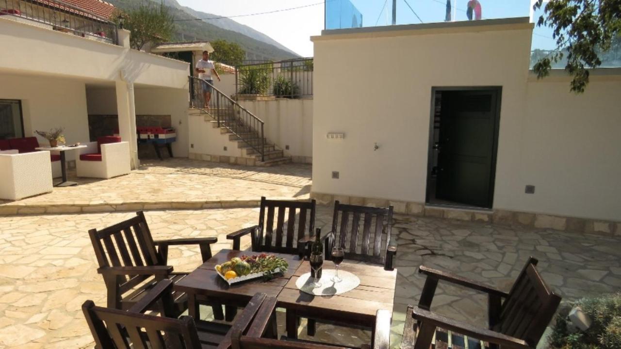 Villa Dvori Stipanovi With Heated Pool And Jacuzzi Donje Rascane Exterior foto
