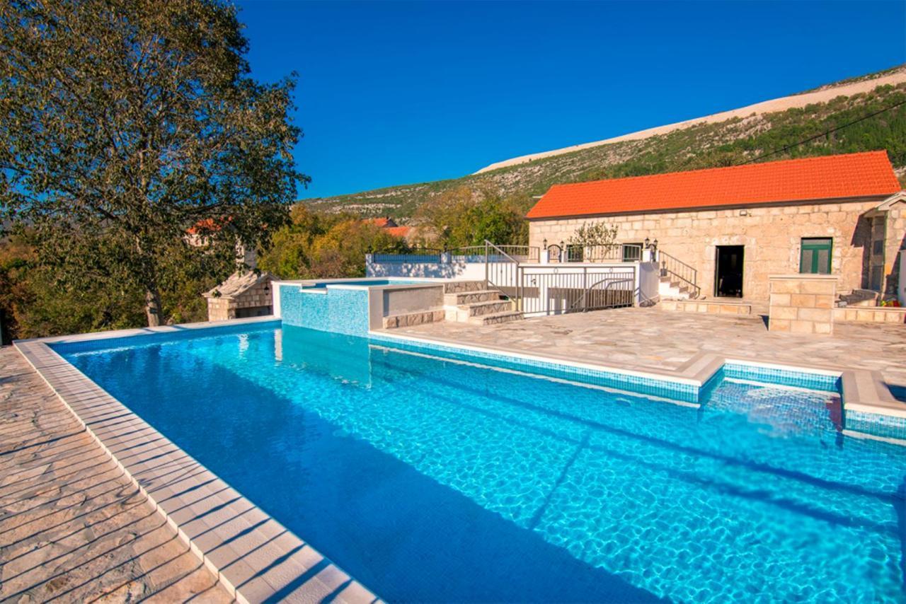 Villa Dvori Stipanovi With Heated Pool And Jacuzzi Donje Rascane Exterior foto