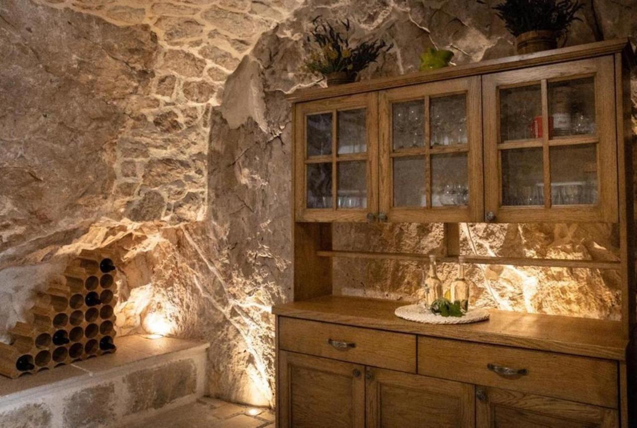 Villa Dvori Stipanovi With Heated Pool And Jacuzzi Donje Rascane Exterior foto