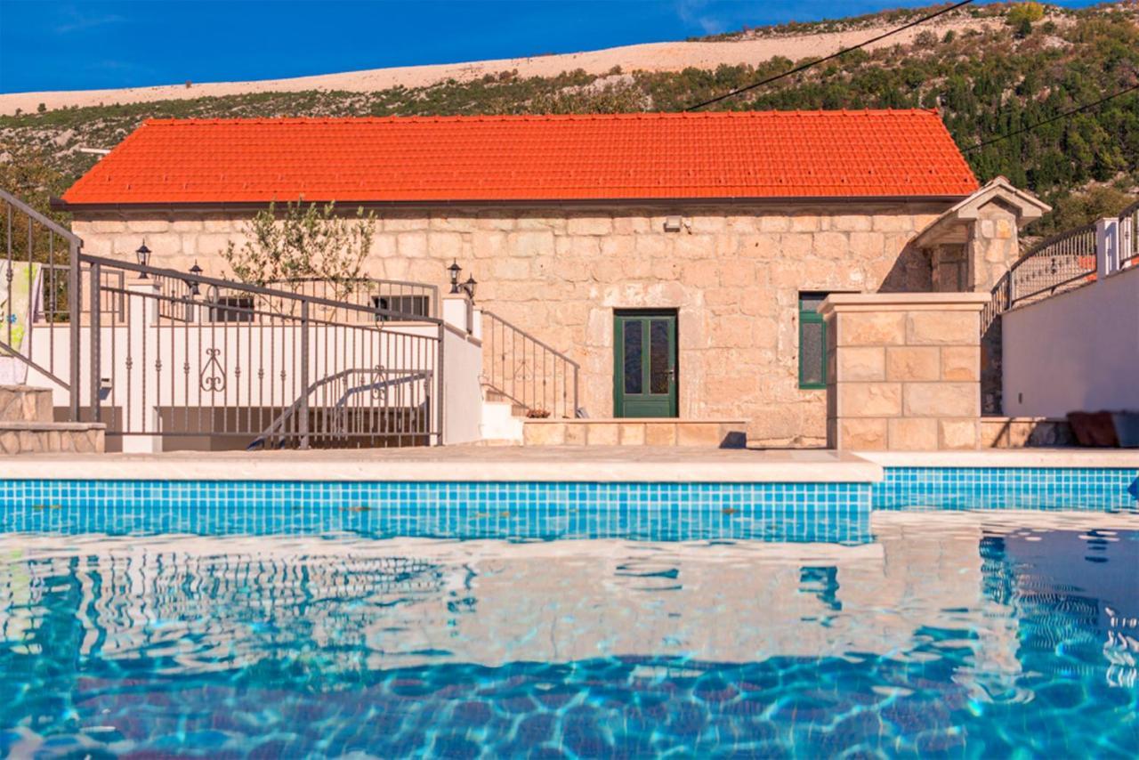 Villa Dvori Stipanovi With Heated Pool And Jacuzzi Donje Rascane Exterior foto